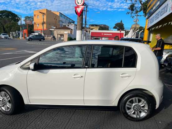 VOLKSWAGEN-UP-2018