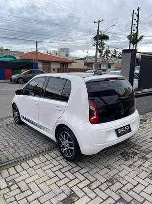VOLKSWAGEN-UP-2016