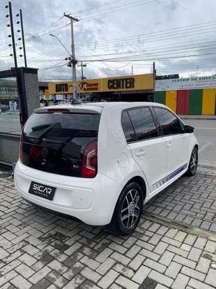 VOLKSWAGEN-UP-2016