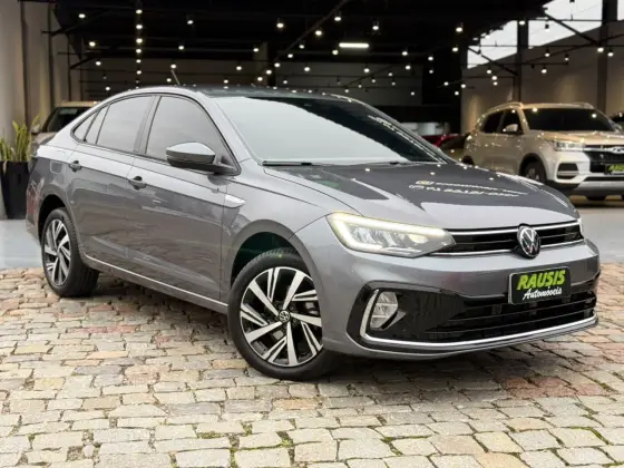 VOLKSWAGEN VIRTUS 1.0 200 TSI HIGHLINE AUTOMÁTICO