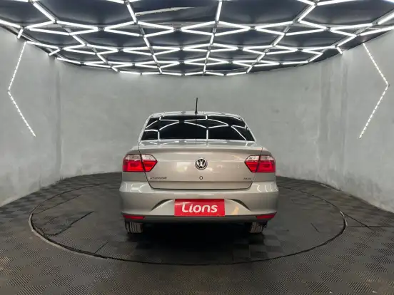 VOLKSWAGEN-VOYAGE-2018