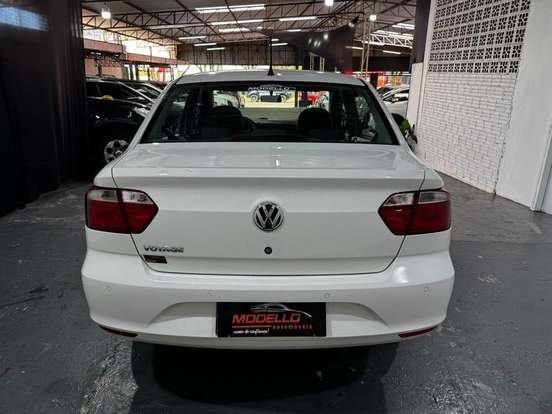 VOLKSWAGEN-VOYAGE-2022