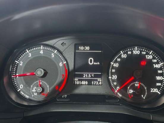 VOLKSWAGEN-VOYAGE-1.0 12V MPI TOTALFLEX 4P MANUAL VOLKSWAGEN-VOYAGE-2022