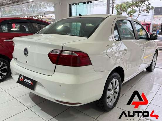 VOLKSWAGEN-VOYAGE-2014