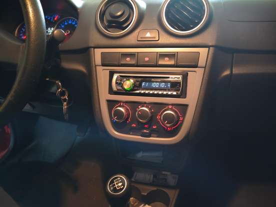 VOLKSWAGEN-GOL-2009
