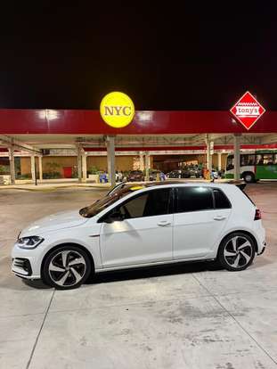 VOLKSWAGEN-GOLF-2019