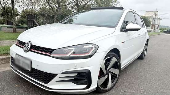 VOLKSWAGEN-GOLF-2019