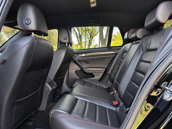 VOLKSWAGEN-GOLF-2015