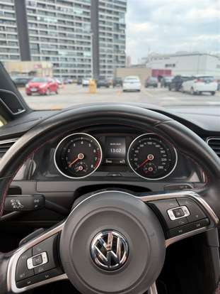 VOLKSWAGEN-GOLF-2016