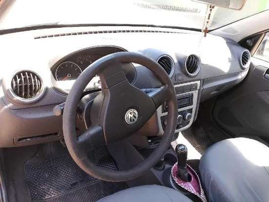 VOLKSWAGEN-VOYAGE-2010