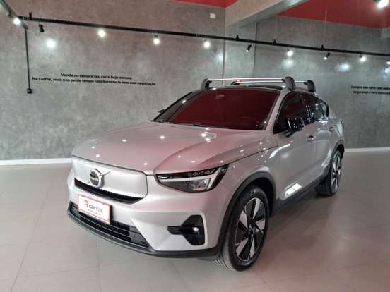 VOLVO-C40-2023
