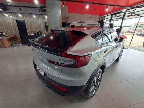 VOLVO-C40-2023