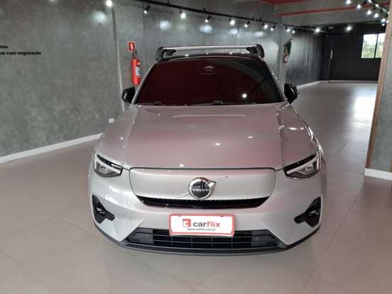 VOLVO-C40-2023