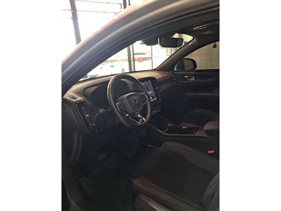 VOLVO-C40-2023