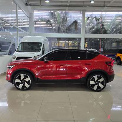 VOLVO-C40-2022