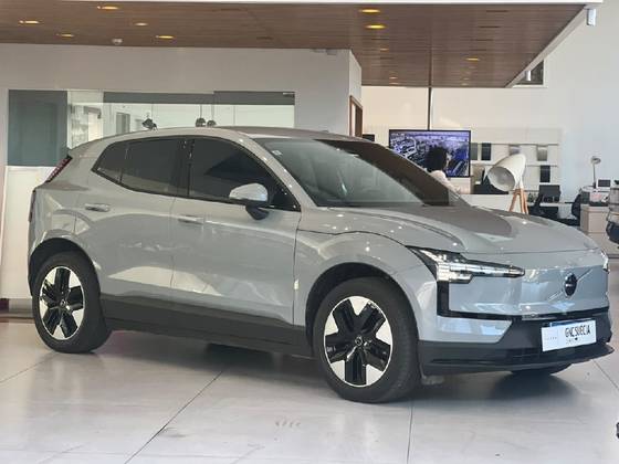 VOLVO EX30 69 KW ELÉTRICO CORE