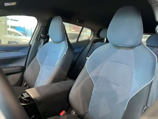 VOLVO-EX30-2024