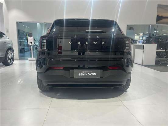 VOLVO-EX30-2024