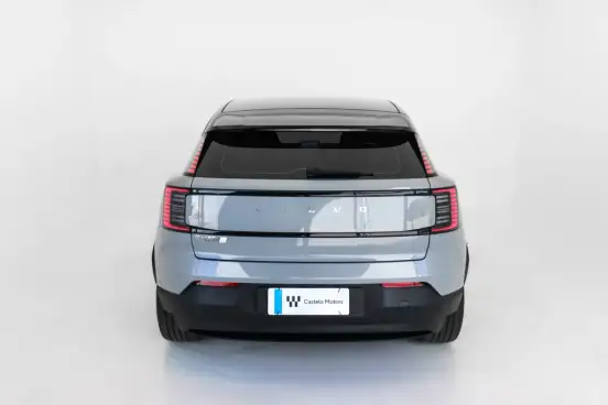 VOLVO-EX30-2025