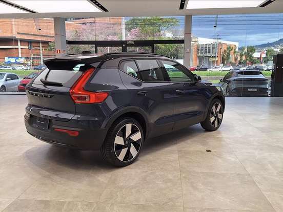 VOLVO-EX40-P8 RECHARGE TWIN ELECTRIC ULTRA BLACK EDITION AWD VOLVO-EX40-2026