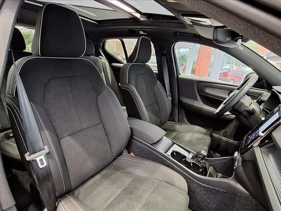 VOLVO-EX40-P8 RECHARGE TWIN ELECTRIC ULTRA BLACK EDITION AWD VOLVO-EX40-2026