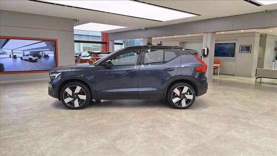VOLVO-EX40-2026