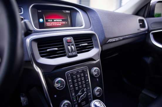 VOLVO-V40-2.0 T4 CROSS COUNTRY GASOLINA 4P AUTOMÁTICO VOLVO-V40-2017