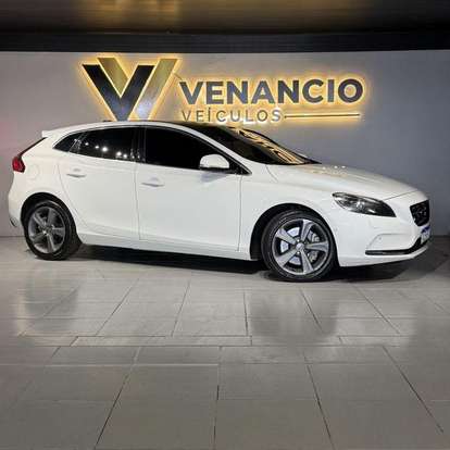 VOLVO-V40-2013