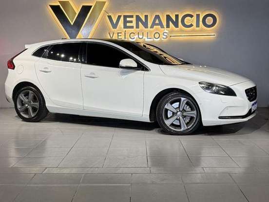 VOLVO-V40-2.0 T4 DYNAMIC TURBO GASOLINA 4P AUTOMÁTICO VOLVO-V40-2013
