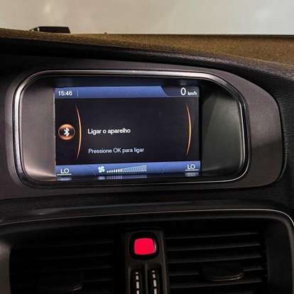 VOLVO-V40-2013