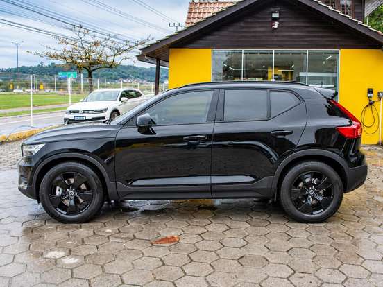 VOLVO-XC40-2.0 T4 GASOLINA GEARTRONIC VOLVO-XC40-2019