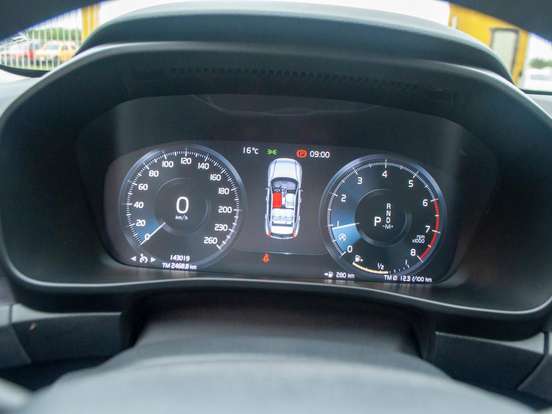 VOLVO-XC40-2.0 T4 GASOLINA GEARTRONIC VOLVO-XC40-2019
