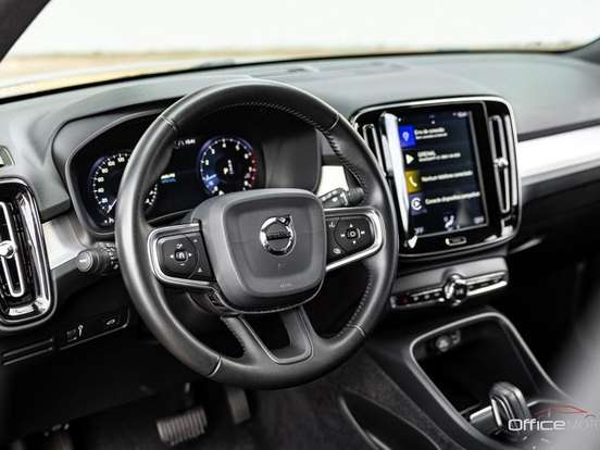 VOLVO-XC40-2.0 T5 GASOLINA MOMENTUM AWD GEARTRONIC VOLVO-XC40-2019