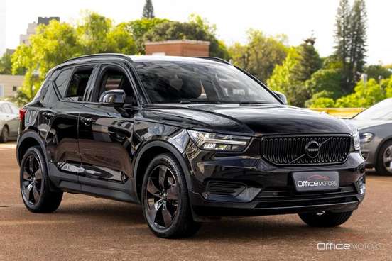 VOLVO-XC40-2019