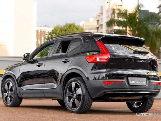 VOLVO-XC40-2.0 T5 GASOLINA MOMENTUM AWD GEARTRONIC VOLVO-XC40-2019