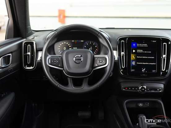 VOLVO-XC40-2.0 T5 GASOLINA MOMENTUM AWD GEARTRONIC VOLVO-XC40-2019