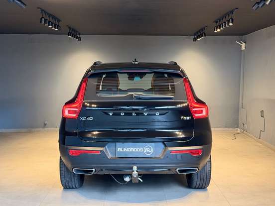 VOLVO-XC40-2.0 T5 GASOLINA R-DESIGN AWD GEARTRONIC VOLVO-XC40-2019
