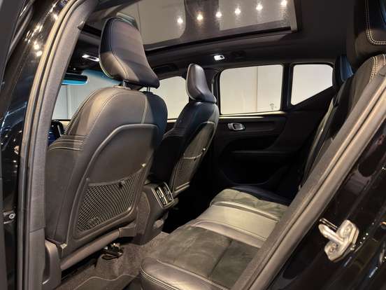 VOLVO-XC40-2019