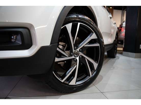 VOLVO-XC40-2.0 T5 GASOLINA R-DESIGN AWD GEARTRONIC VOLVO-XC40-2018