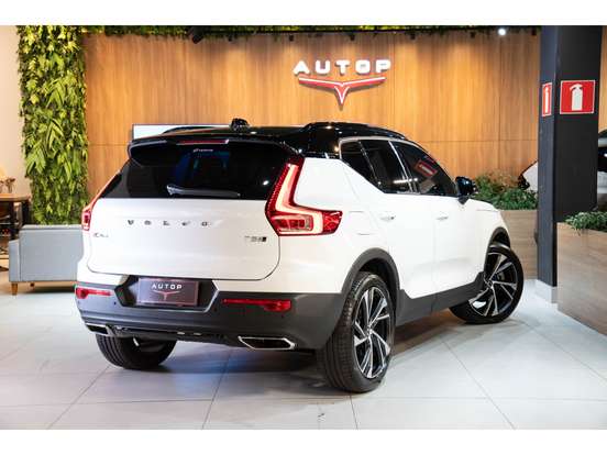 VOLVO-XC40-2.0 T5 GASOLINA R-DESIGN AWD GEARTRONIC VOLVO-XC40-2018