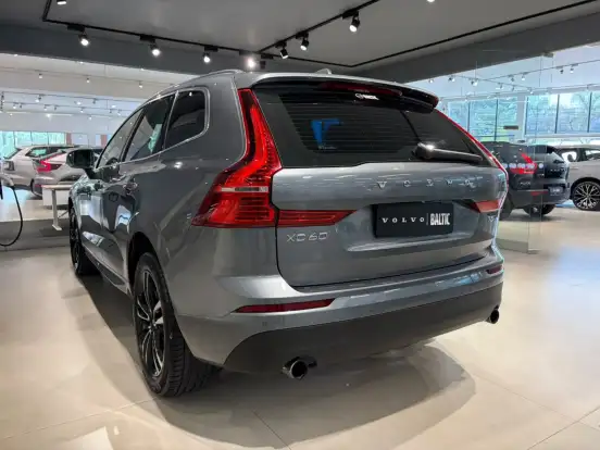VOLVO-XC60-2018
