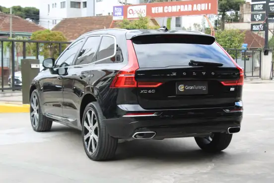 VOLVO-XC60-2021