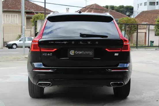 VOLVO-XC60-2021