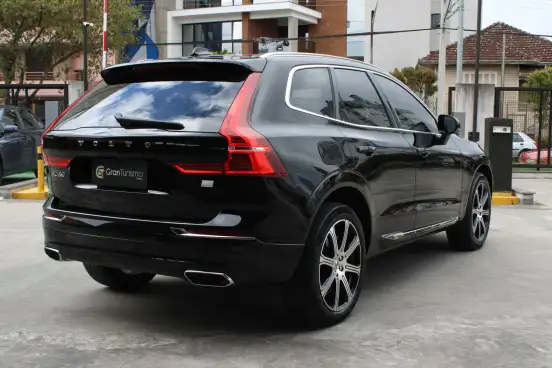 VOLVO-XC60-2021