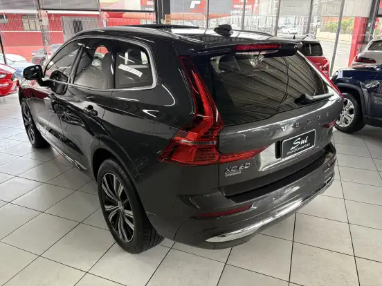 VOLVO-XC60-2021
