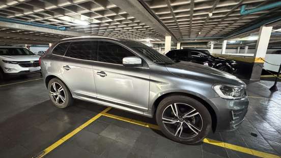 VOLVO-XC60-2017