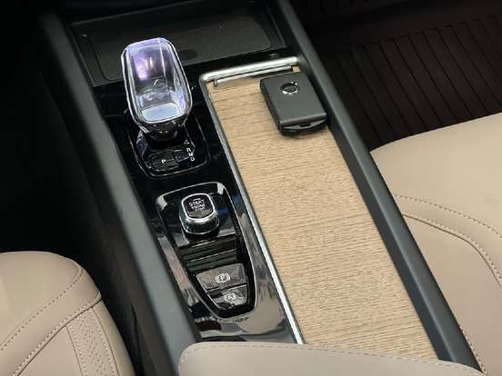 VOLVO-XC60-2.0 T8 PHEV PLUS AWD GEARTRONIC VOLVO-XC60-2025