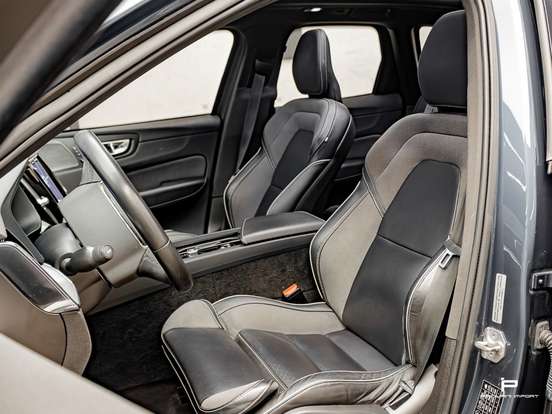 VOLVO-XC60-2021