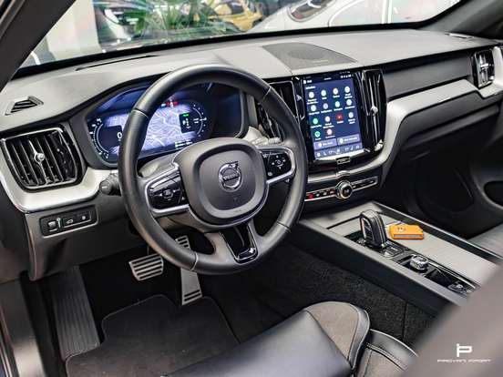 VOLVO-XC60-2021