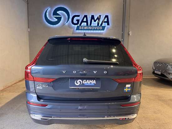 VOLVO-XC60-2023